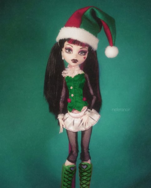 Дракулаура (Монстер Хай)