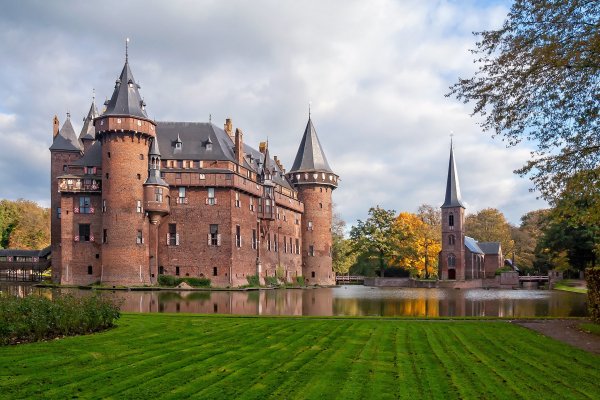 De-haar-castle-utrecht-netherlands-zamok-de-khaar-utrekht-ni