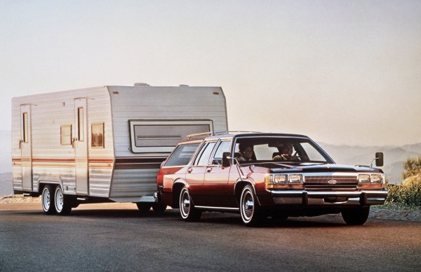 Ford LTD Crown Victoria Wagon heavy-duty trailer