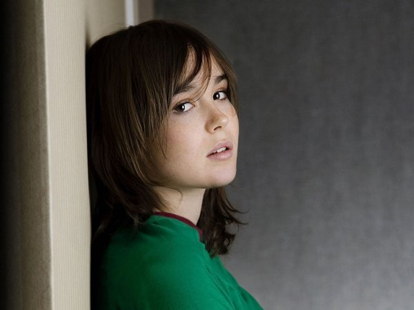 Ellen-page-actress-girl-look