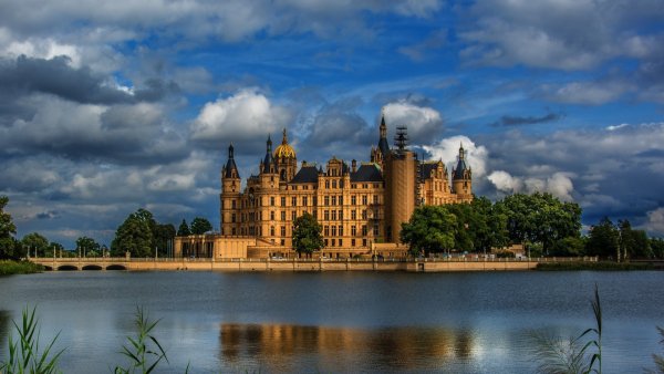 schwerin-zamok-germaniia