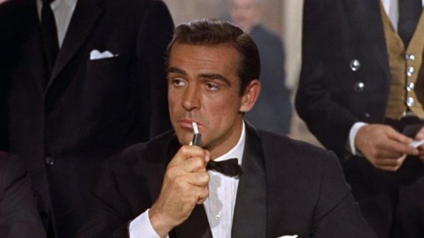 James Bond - Razgovor s opepatorom