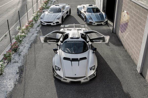mazzanti-evantra-superkary