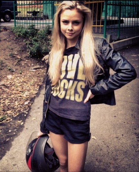 Настя Акатова