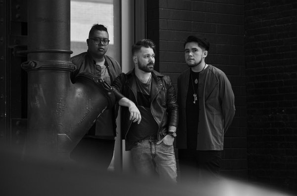 A R I Z O N A - Let Me Touch Your Fire (Minnesota Remix)