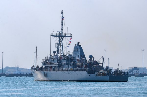 IMG viter59 USS Devastator MCM-6