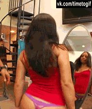 NSFW-одежда-не-по-размеру-гифки-девушка-4372678