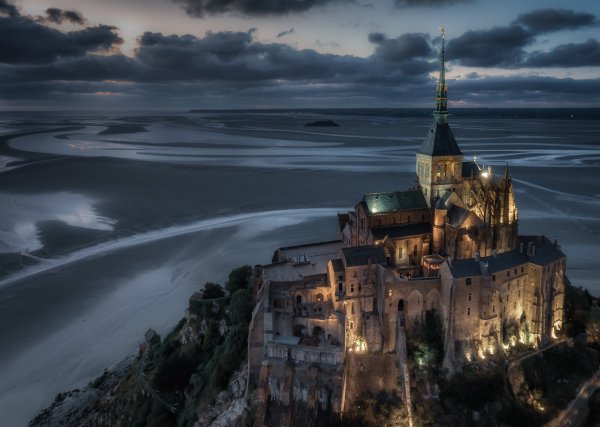 frantsiia-poberezhe-zamok-le-mont-saint-michel-krepost