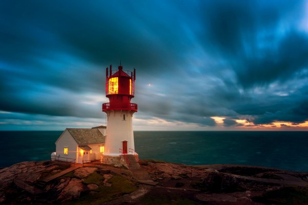 lindesnes-lighthouse-skagerrak-strait-norway-maiak-lindesnes