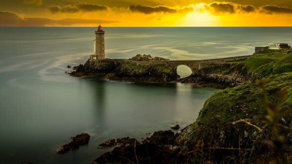lighthouse clouds 4k hd-3840x2160
