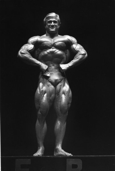 Tom-Platz-1981-Original-Vintage-8X10-BW-Print-002