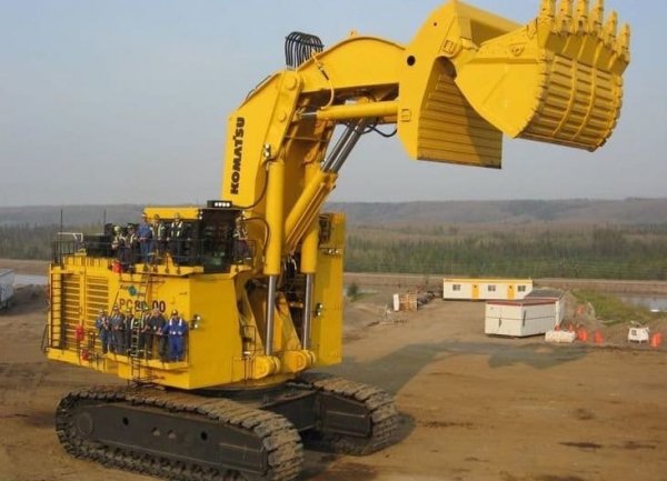KOMATSU PC8000