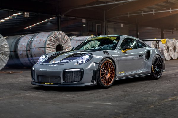 Porsche-911-gt2-rs-9912020-edo-competition-1