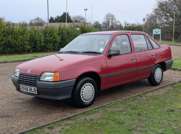 VAUXHALL BELMONT 1.6 (1986г.)
