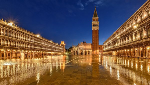 Piazza-San-Marco-Italy-Night-Venice-Town-square