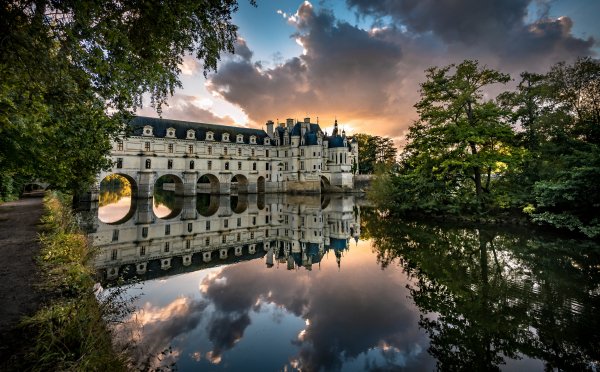 Chateau-de-chenonceau-cher-river-loire-valley-france-zamok-s