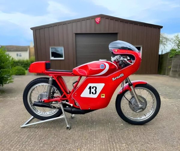 BENELLI 250 2C RACE REPLICA 231cc (1973г.)