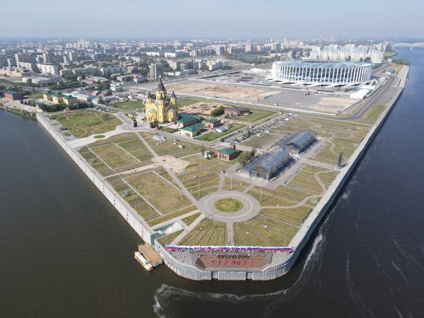 Слияние Оки и Волги в Нижнем Новгороде