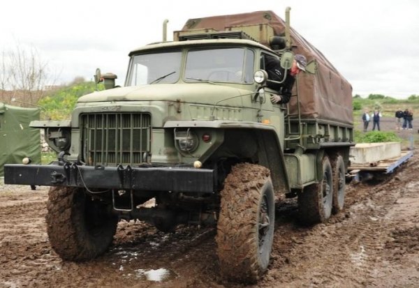 УРАЛ-375Д
