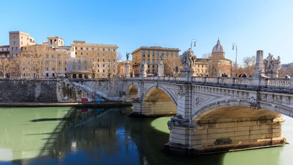 St-angel-Bridge-across-tiber-River-italy-rome