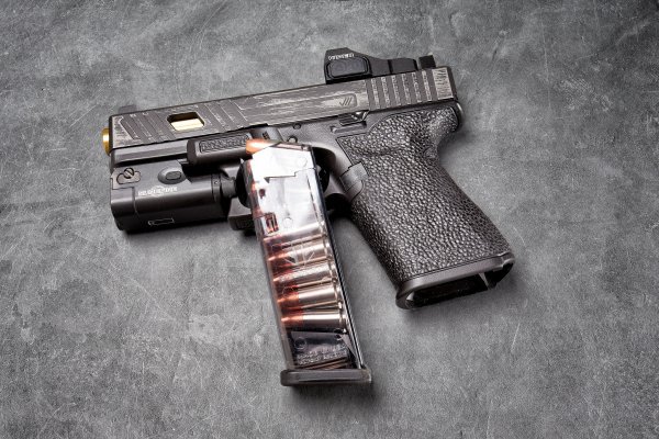 Pistolet-oboima-makro-fon