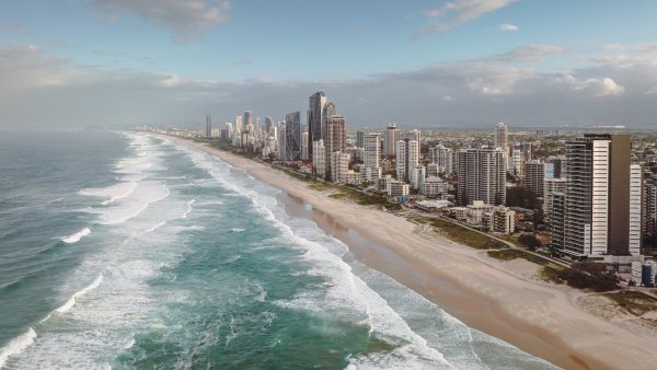 Lock2025-b53 wl goldcoastskylineaustralia 1920x1080