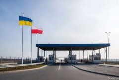 Далее Польша