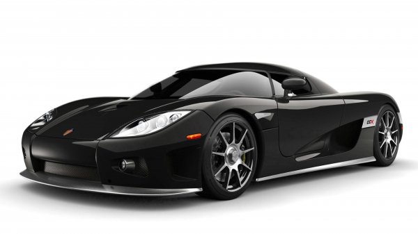 Black-koenigsegg-ccx-on-a-white-background 3840x2160