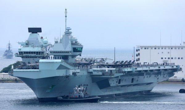 IMG viter59 R08 Queen Elizabeth