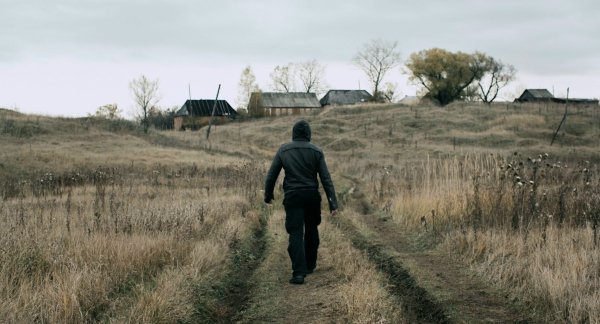 Жить (2010)