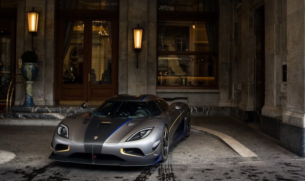 koenigsegg-agera-night