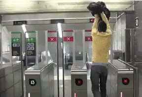 Хитрец на проходной