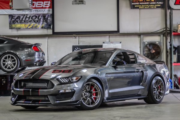 ford-mustang-gt350-on-forgeline