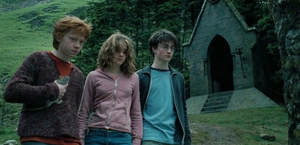 Гарри Поттер и узник Азкабана (2004)