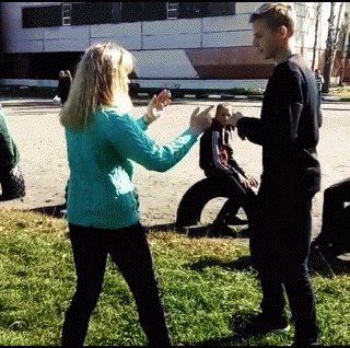 GIF @Strelka700- Вот так я, дралась с пацаном!!!