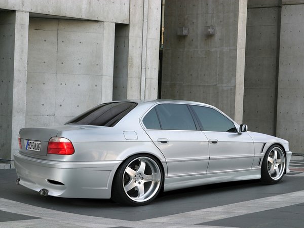 bmw-e38-evoI-tyl