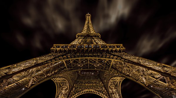 parizh-eyfeleva-bashnya-noch-nebo