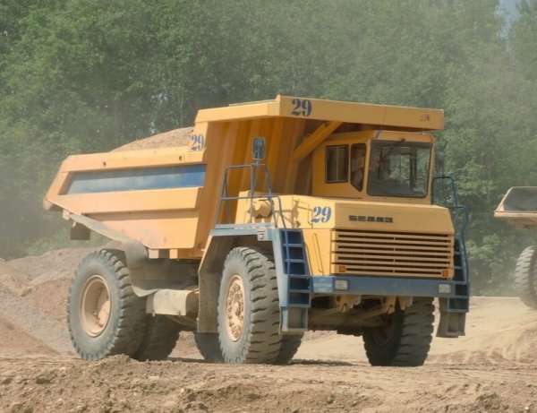 БелАЗ-7547