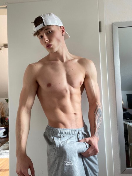 Ben - @hiltonlbenjamin