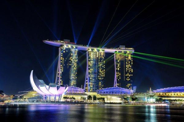 Marina-bay-singapore-gorod