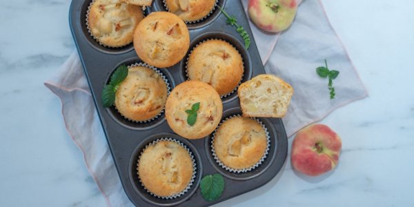 Простые кексы с персиками