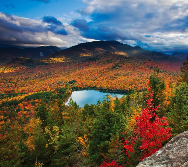 Landscape-colorful-lake