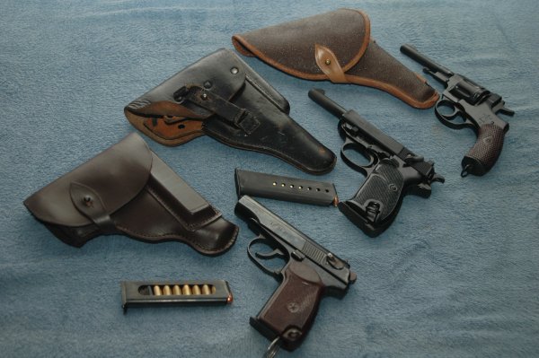 pistolet-makarova-nagan