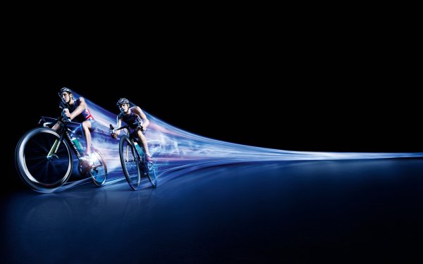 triathletes-sportsmeny-muzhchiny-velosipedisty-triatlon-gonk