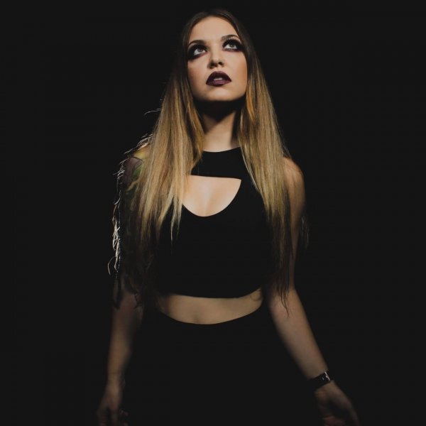 Vicky Psarakis - Slave