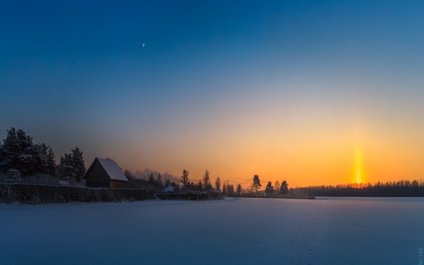 световой столб на рассвете