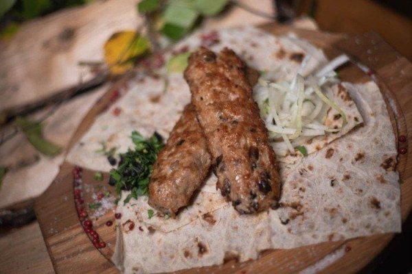 Люля-кебаб из курицы с аджикой