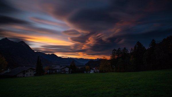 Sumerki-vecher-provintsiia-gory