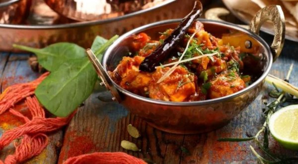 Мург карай - филе цыплёнка с соусом карри и овощами