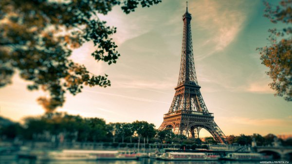 Paris-1366x768-098